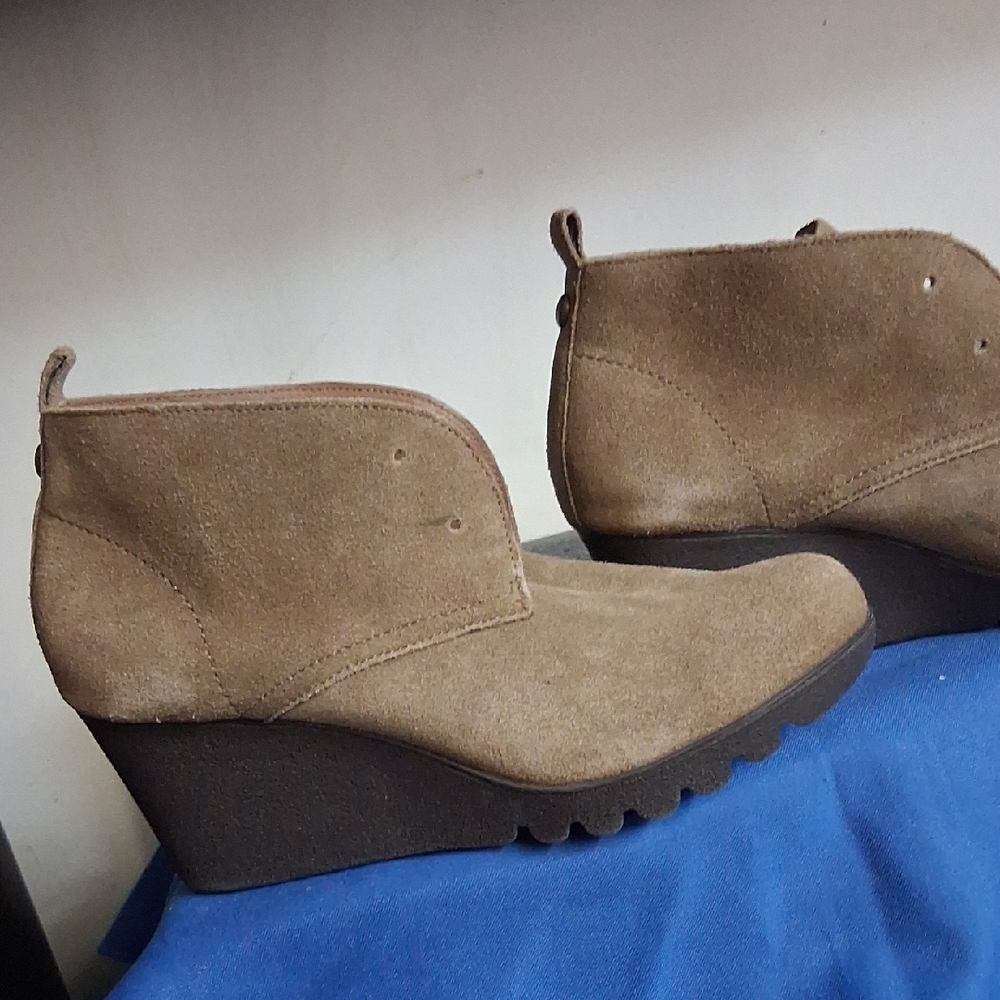 NEW!! Donald J. Pliner Brown Suede Wedge Boots